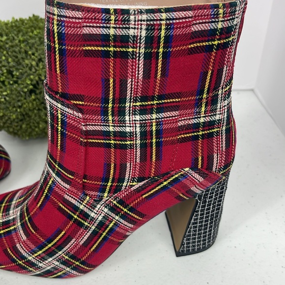 BETSEY JOHNSON
BLANCHE RHINESTONE ZIP UP ANKLE BOOTS Sz 7.5 - Picture 4 of 12